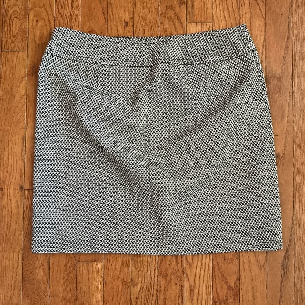 Ann Taylor Loft black white pattern skirt sz 10
